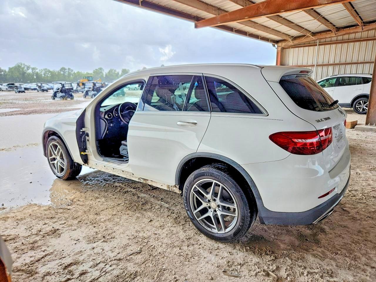 2017 Mercedes-Benz Glc 300 - Image 2