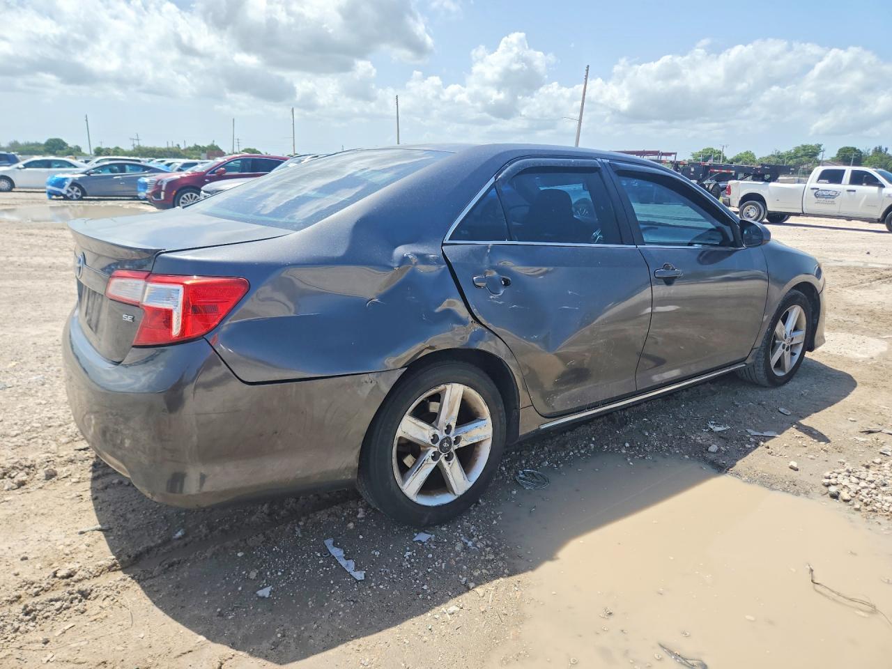 2012 Toyota Camry Le - Image 3