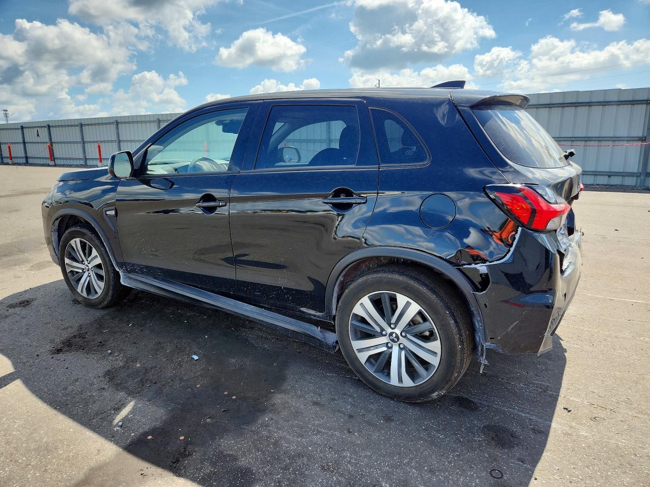 2024 Mitsubishi Outlander Sport S/Se - Фото 2