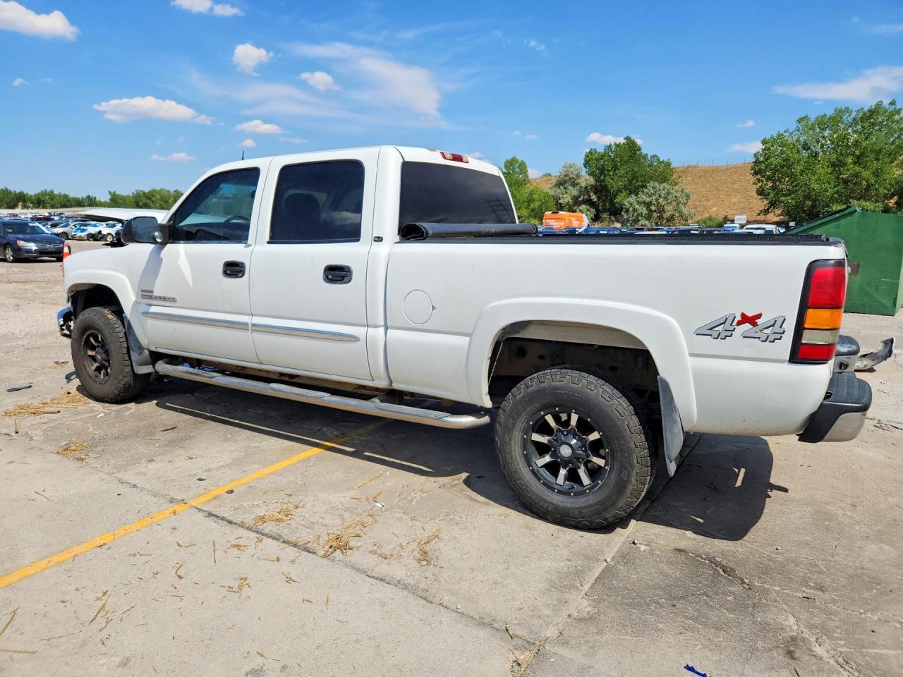 2004 GMC Sierra K2500 Heavy Duty - Фото 2
