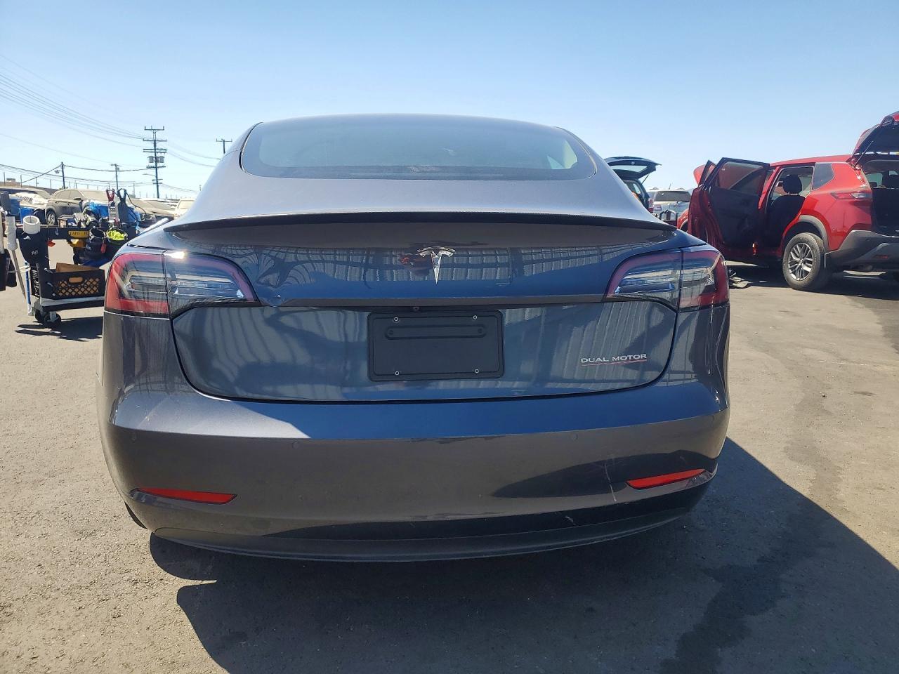 2022 Tesla Model 3 - Фото 6