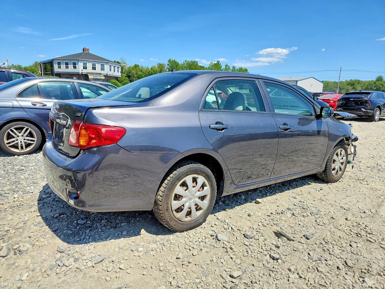 2010 Toyota Corolla Le - Image 3