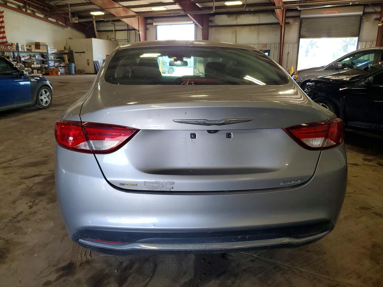 2015 Chrysler 200 Limited - Фото 6