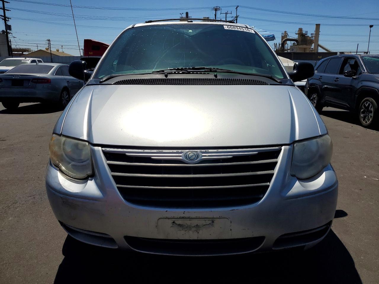2007 Chrysler Town & Country Touring - Фото 5