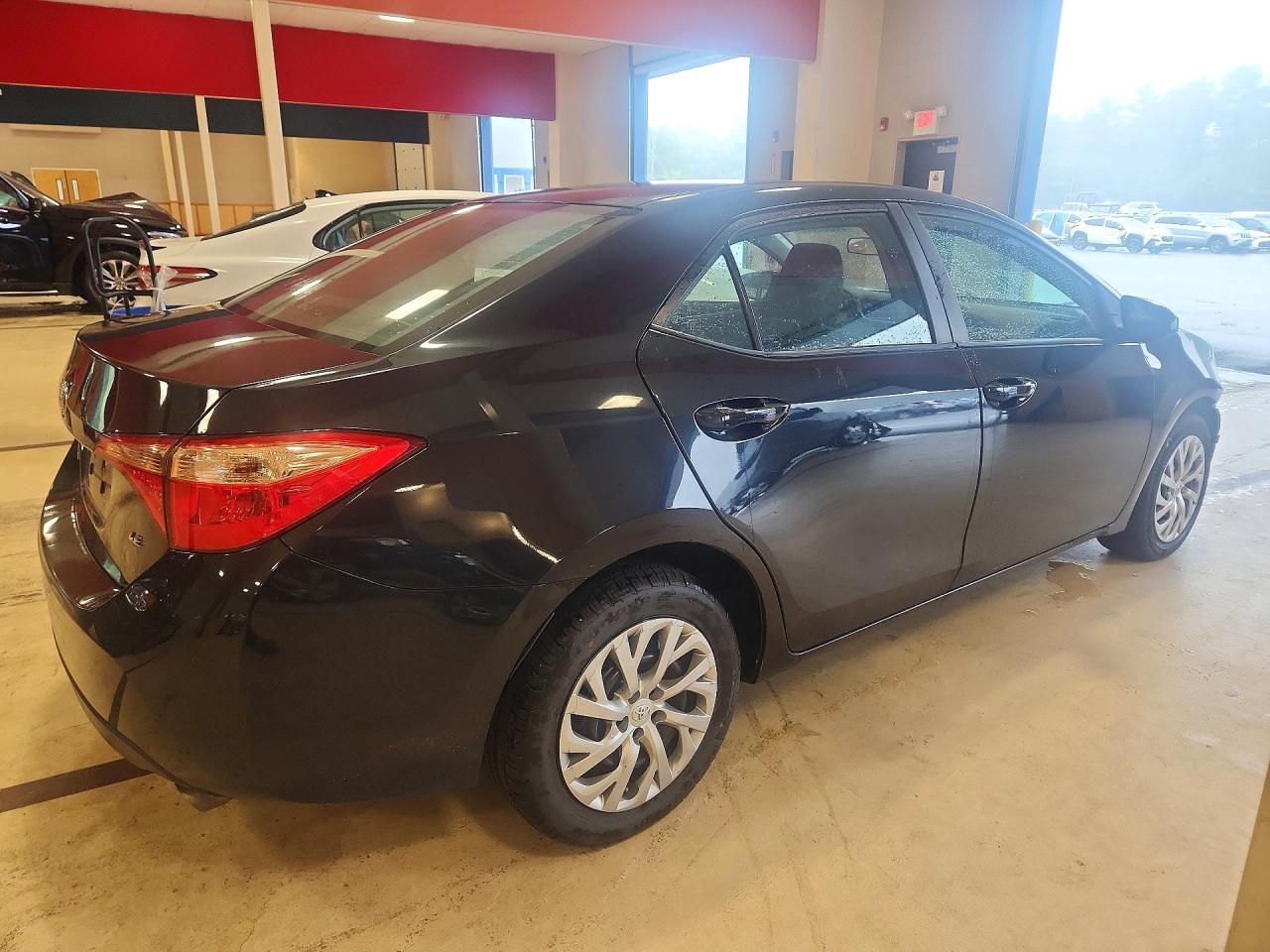 2019 Toyota Corolla Le - Image 3