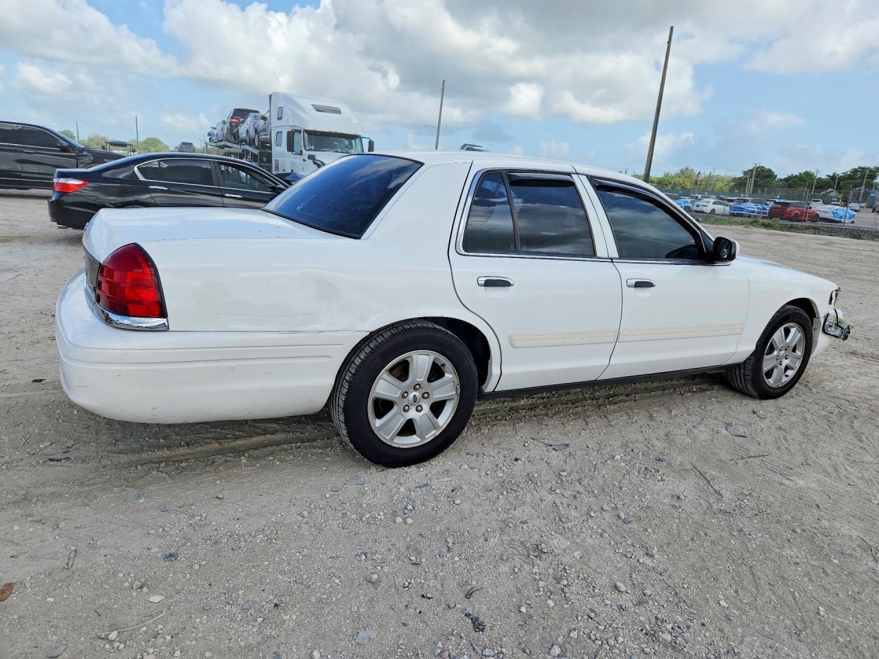 2011 Ford Crown Victoria Lx - Фото 3
