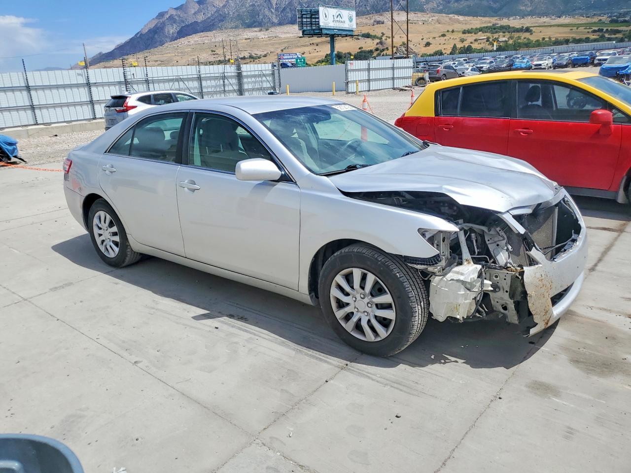 2011 Toyota Camry Le - Фото 4