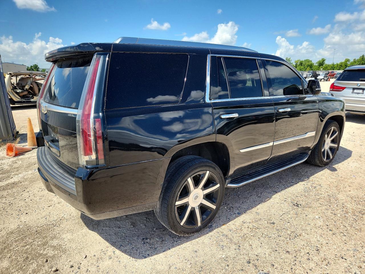 2016 Cadillac Escalade Luxury - Фото 3