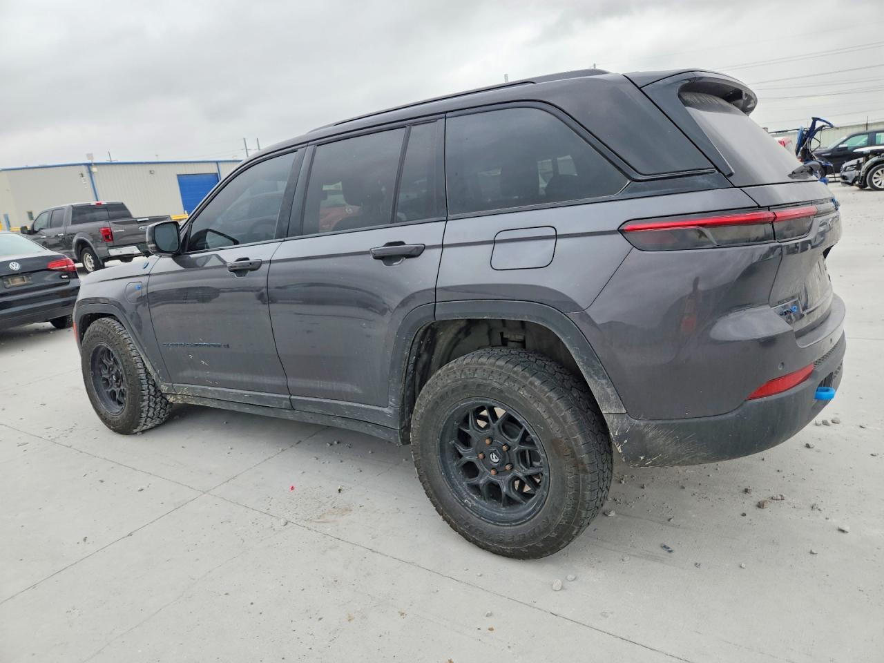 2022 Jeep Grand Cherokee Trailhawk 4Xe - Image 2