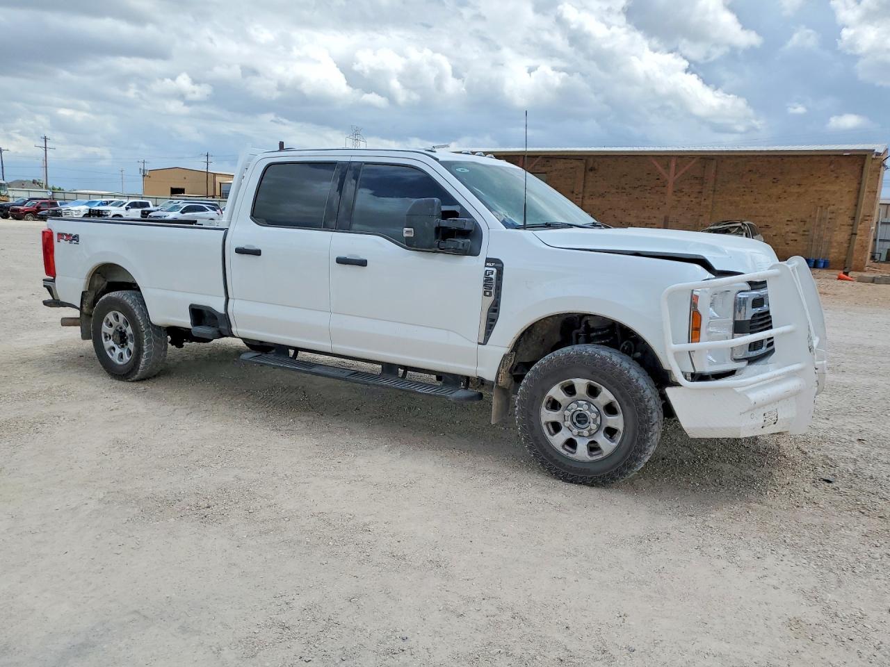 2024 Ford F250 Super Duty - Фото 4