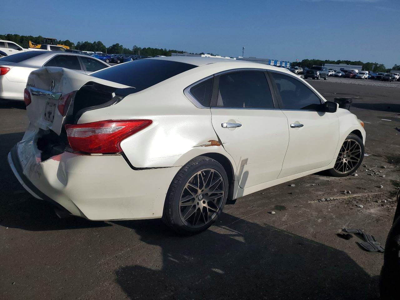 2016 Nissan Altima 2.5 S - Image 3