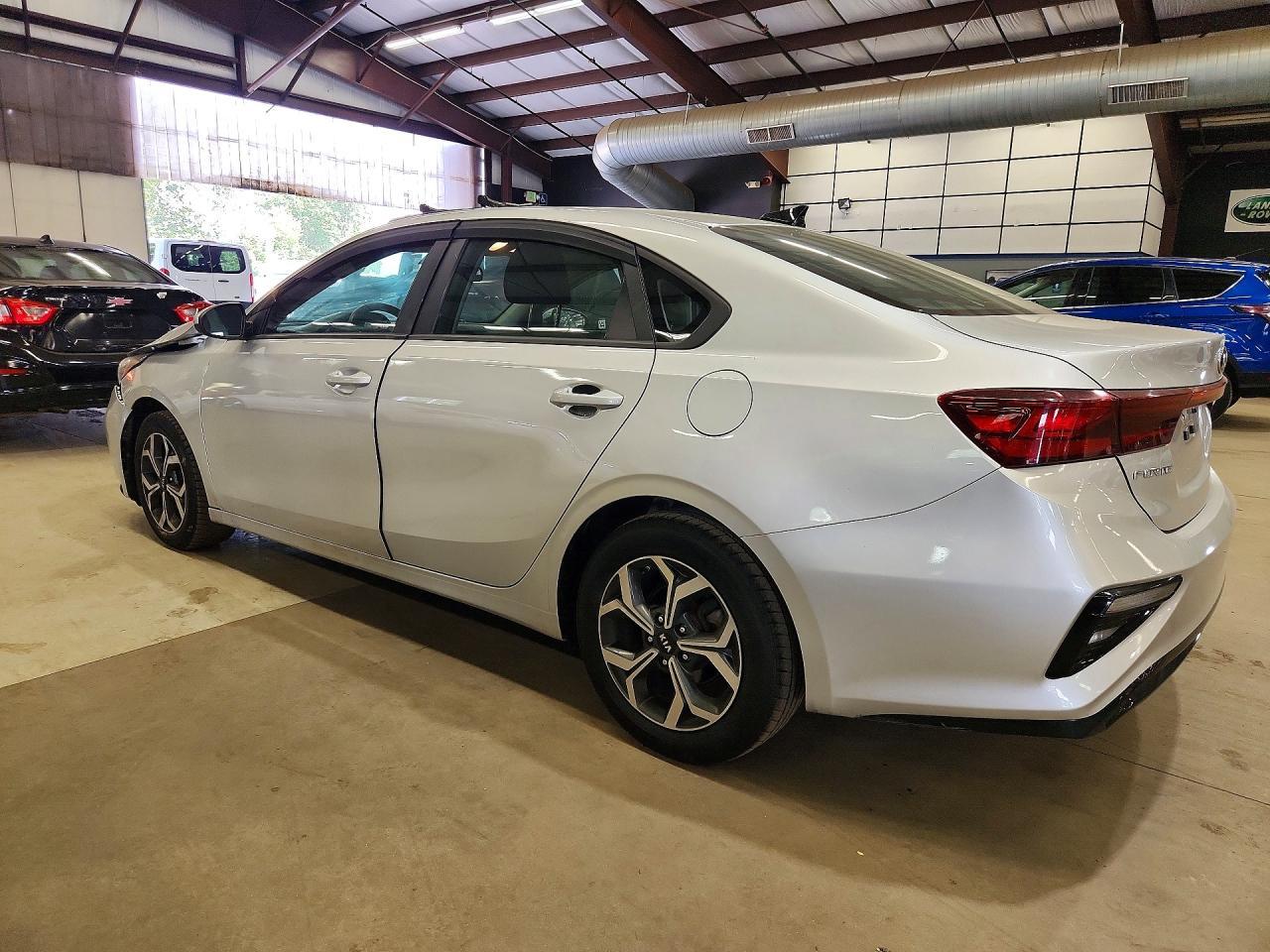 2019 Kia Forte Lxs - Фото 2