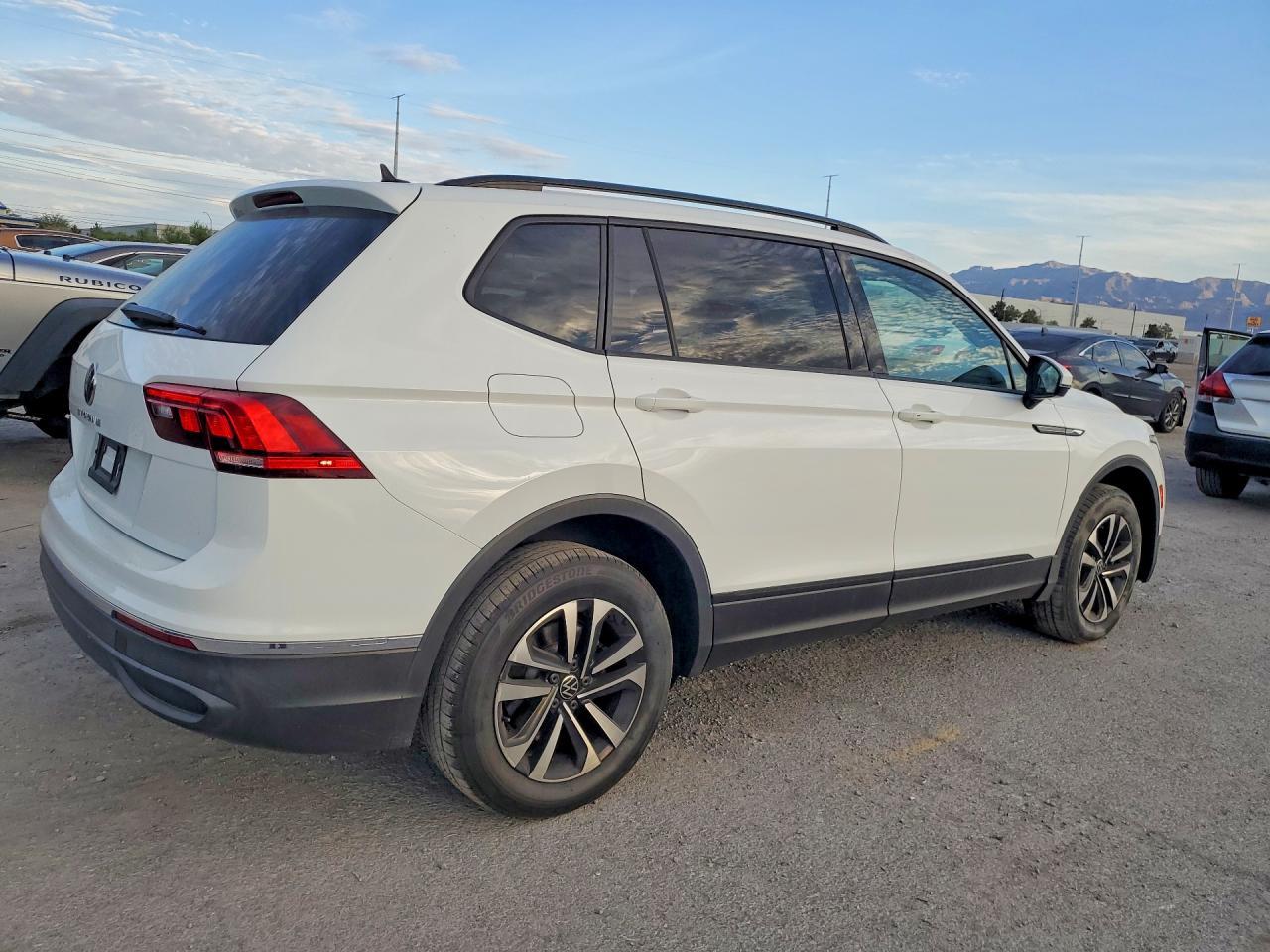 2022 Volkswagen Tiguan S - Image 3