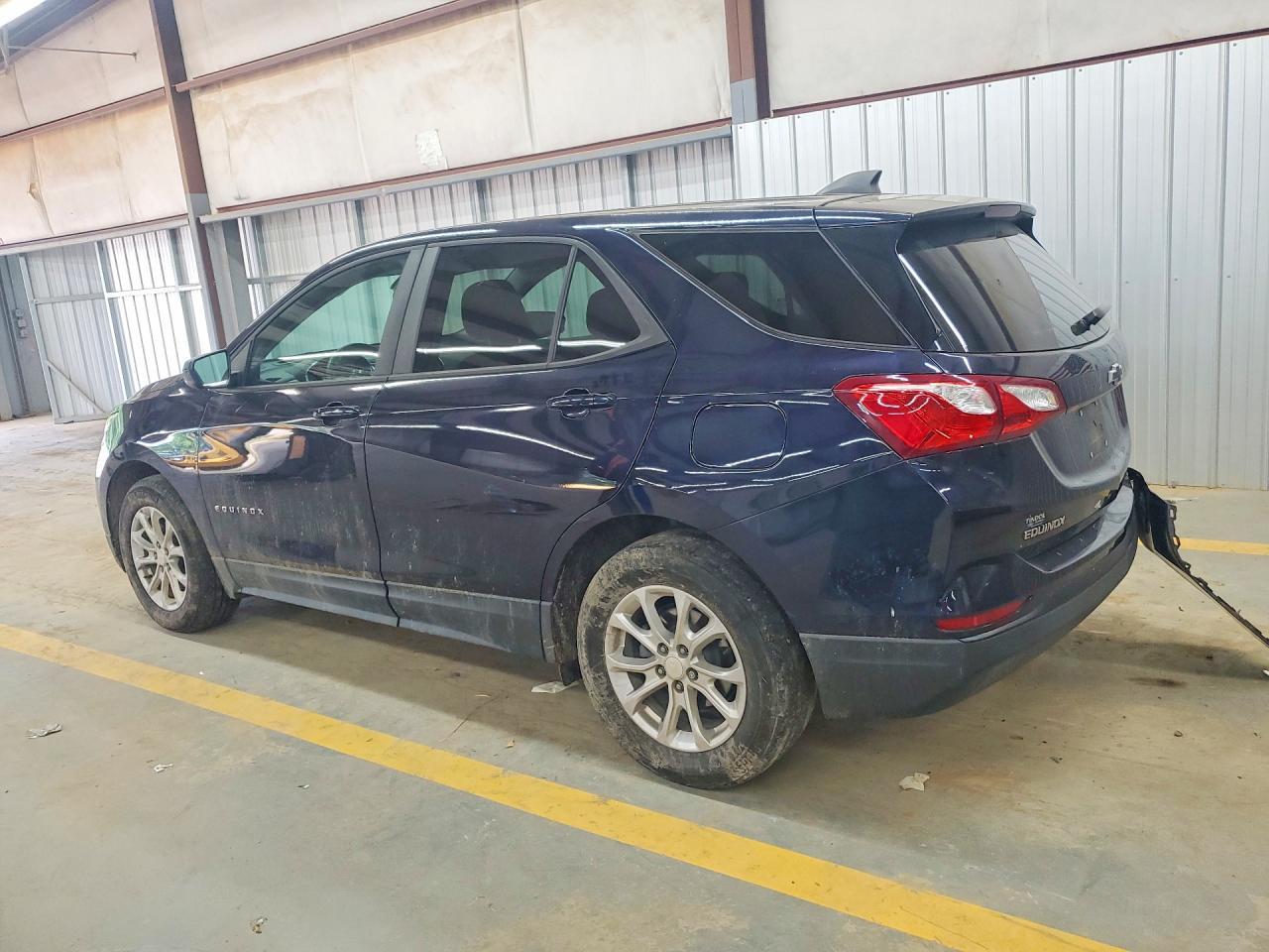 2020 Chevrolet Equinox Ls - Фото 2