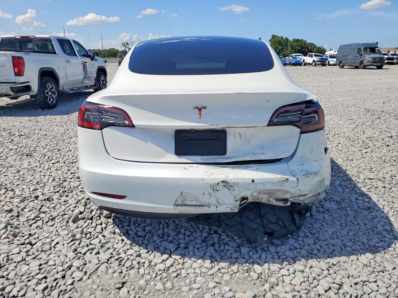 2022 Tesla Model 3 - Фото 6