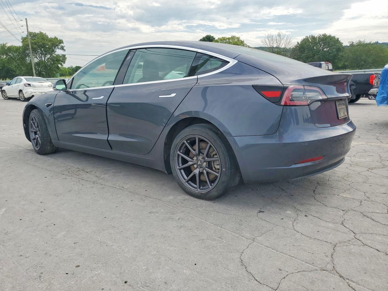 2019 Tesla Model 3 - Фото 2