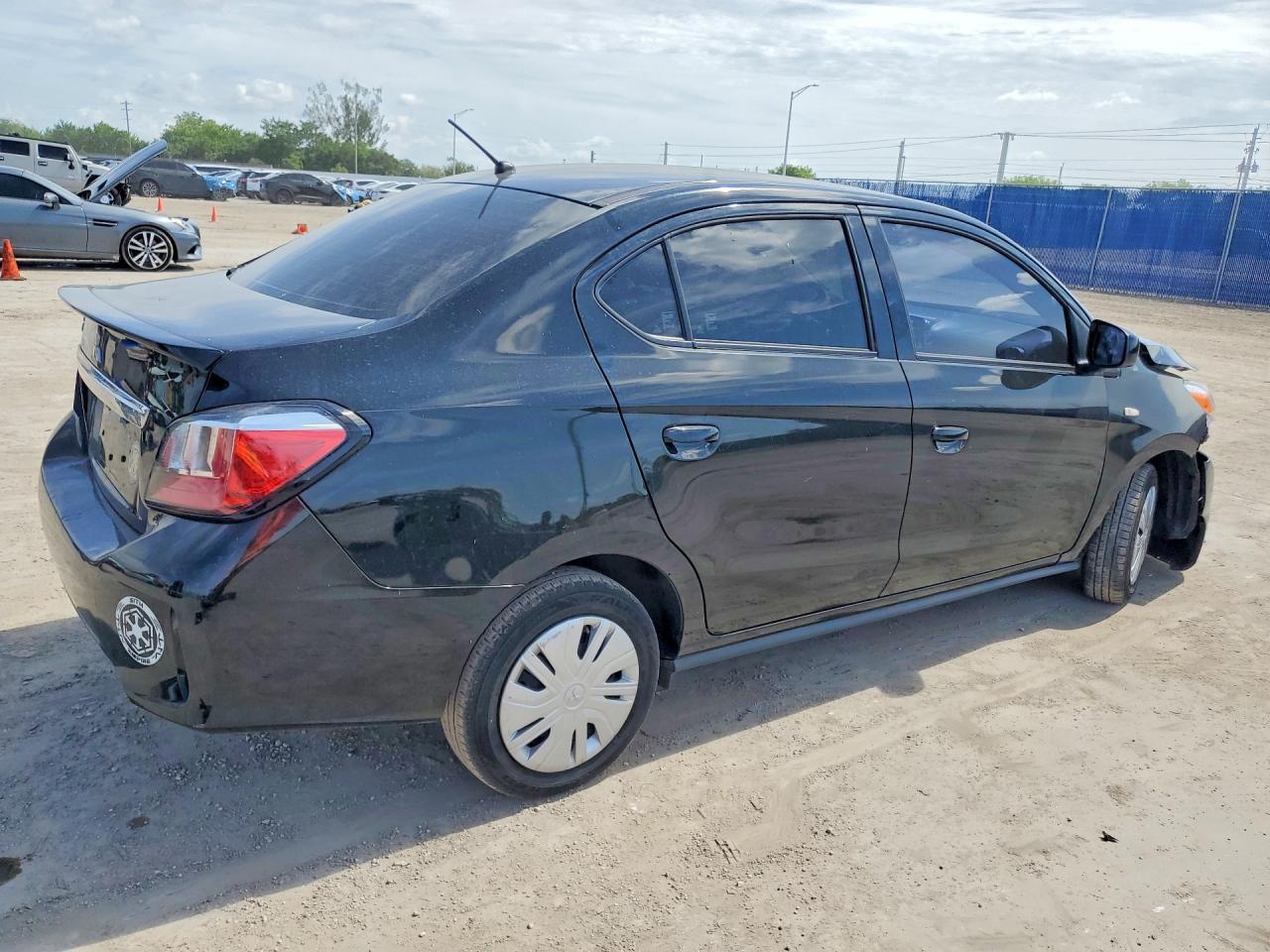 2023 Mitsubishi Mirage G4 Es - Image 3
