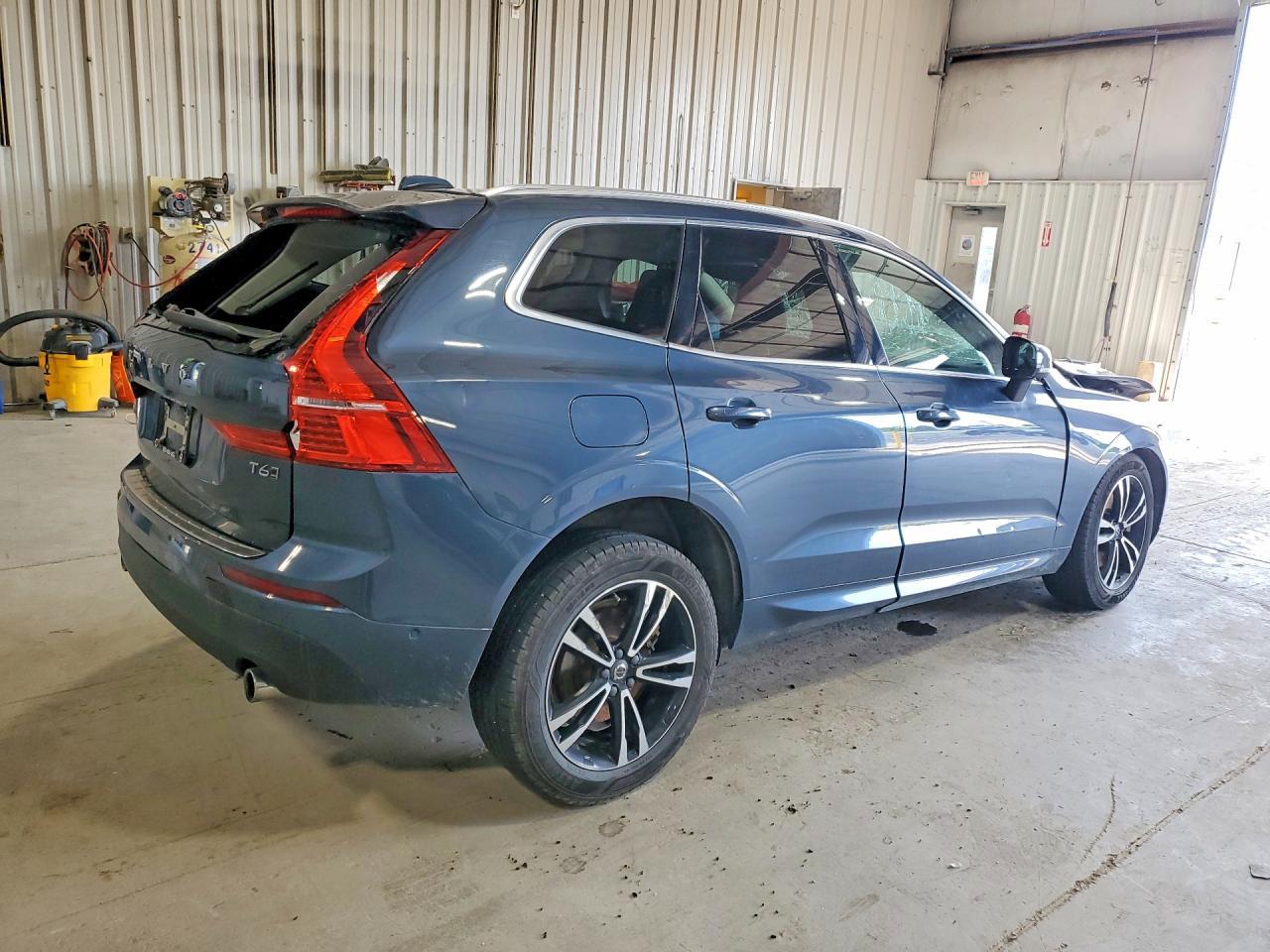 2018 Volvo Xc60 T6 Momentum - Фото 3
