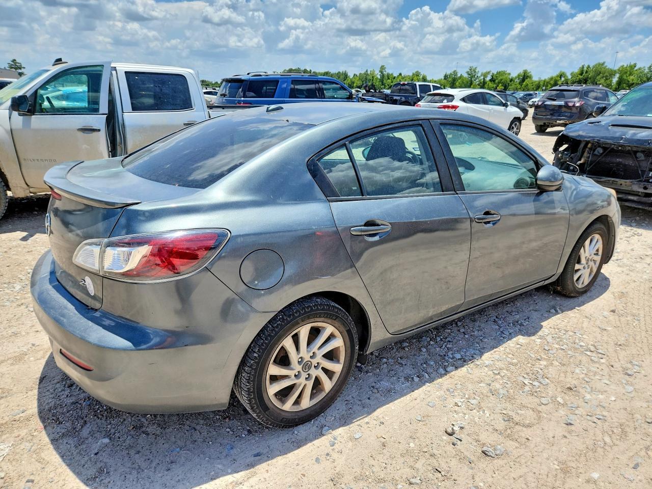 2013 Mazda 3 I - Image 3