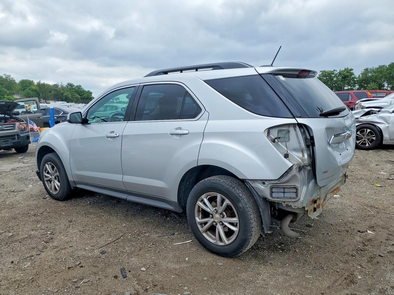 2016 Chevrolet Equinox Lt - Image 2