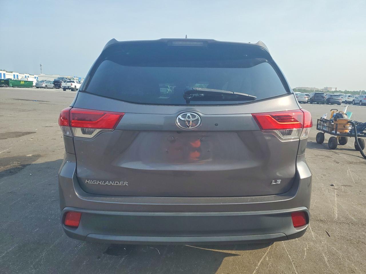2019 Toyota Highlander Le Plus - Фото 6