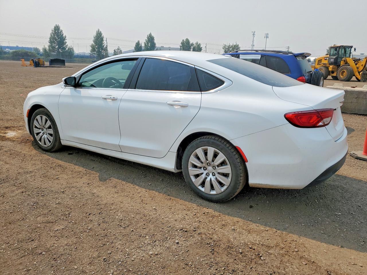 2015 Chrysler 200 Lx - Фото 2
