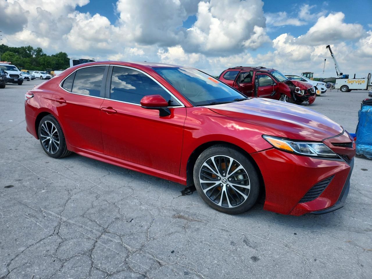 2020 Toyota Camry Se - Фото 4