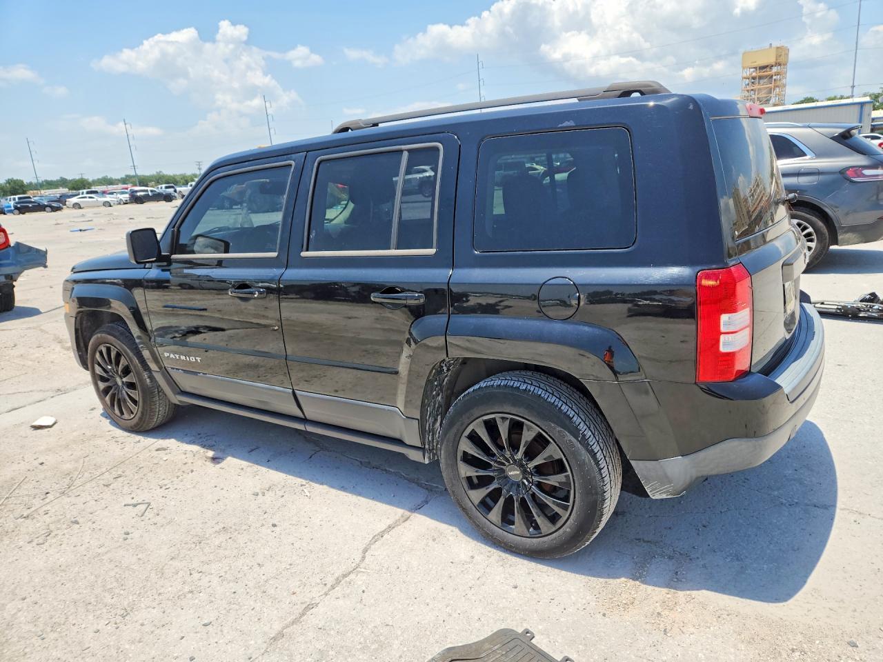 2014 Jeep Patriot Latitude - Фото 2