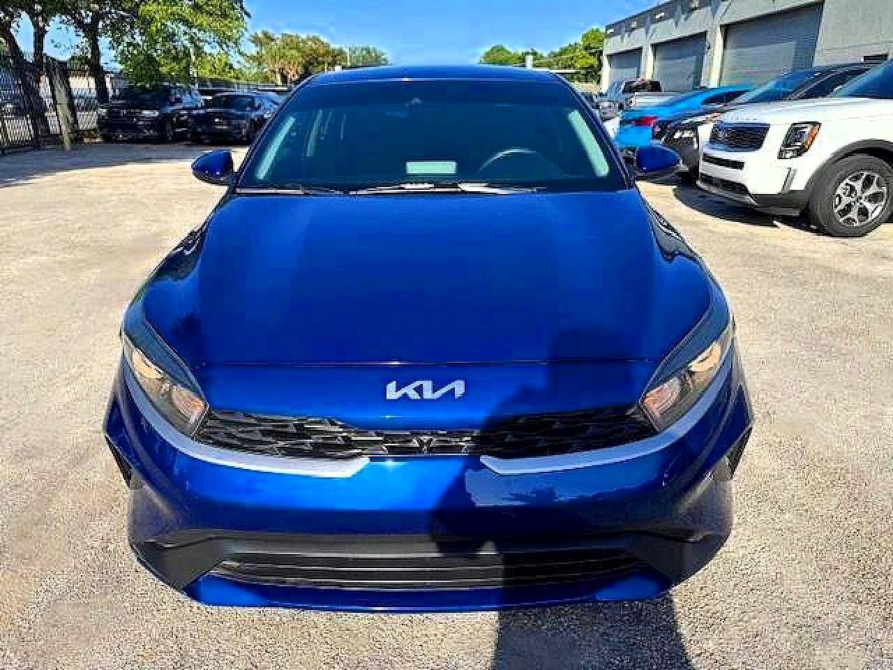 2022 Kia Forte Lxs - Image 5