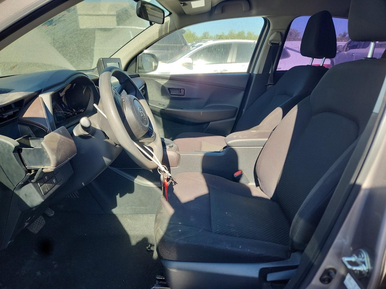 2020 Toyota Yaris L - Image 7