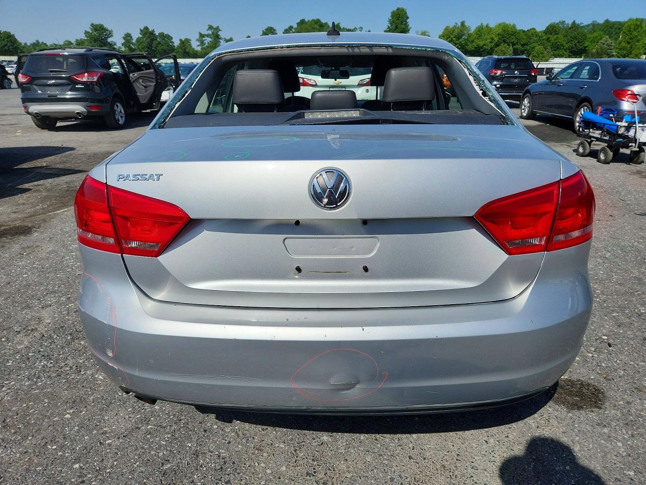2014 Volkswagen Passat S - Фото 6