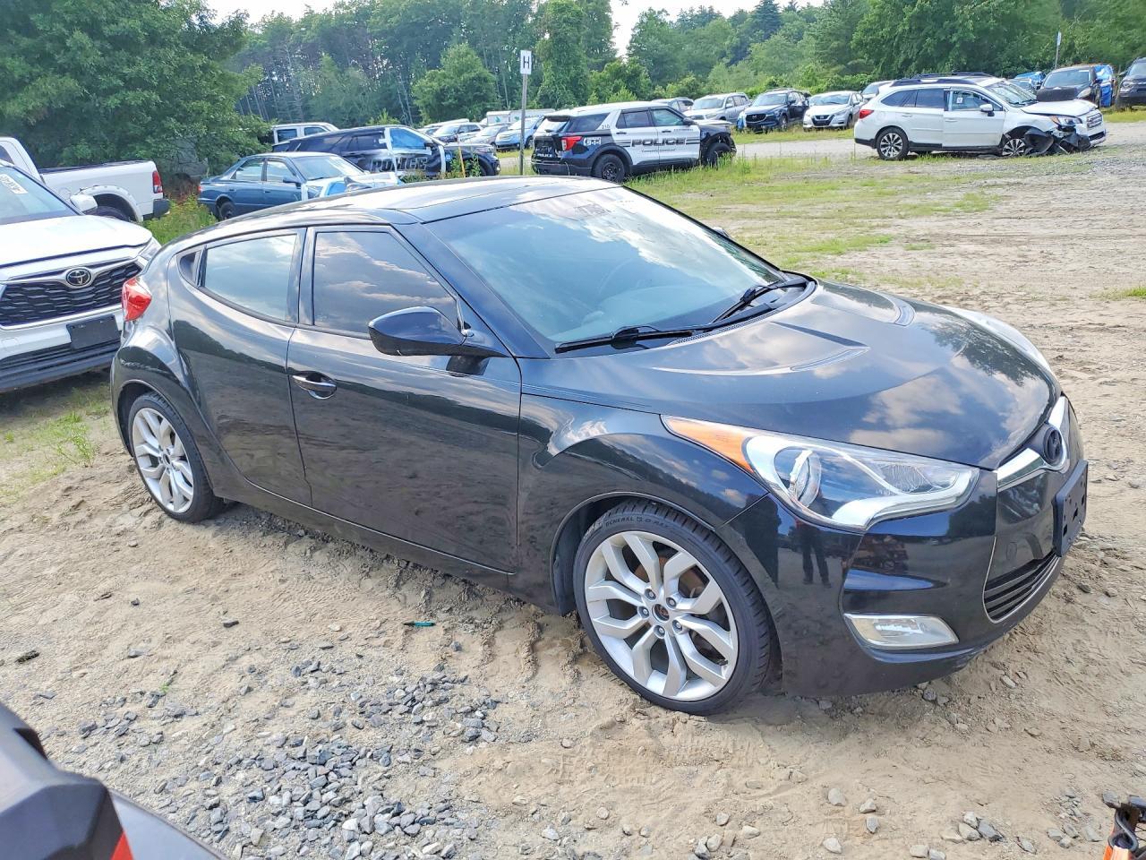 2015 Hyundai Veloster Base - Фото 4