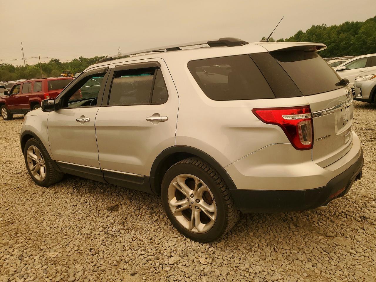 2014 Ford Explorer Limited - Image 2