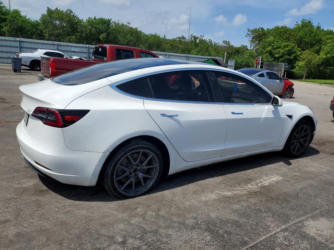 2018 Tesla Model 3 - Фото 3