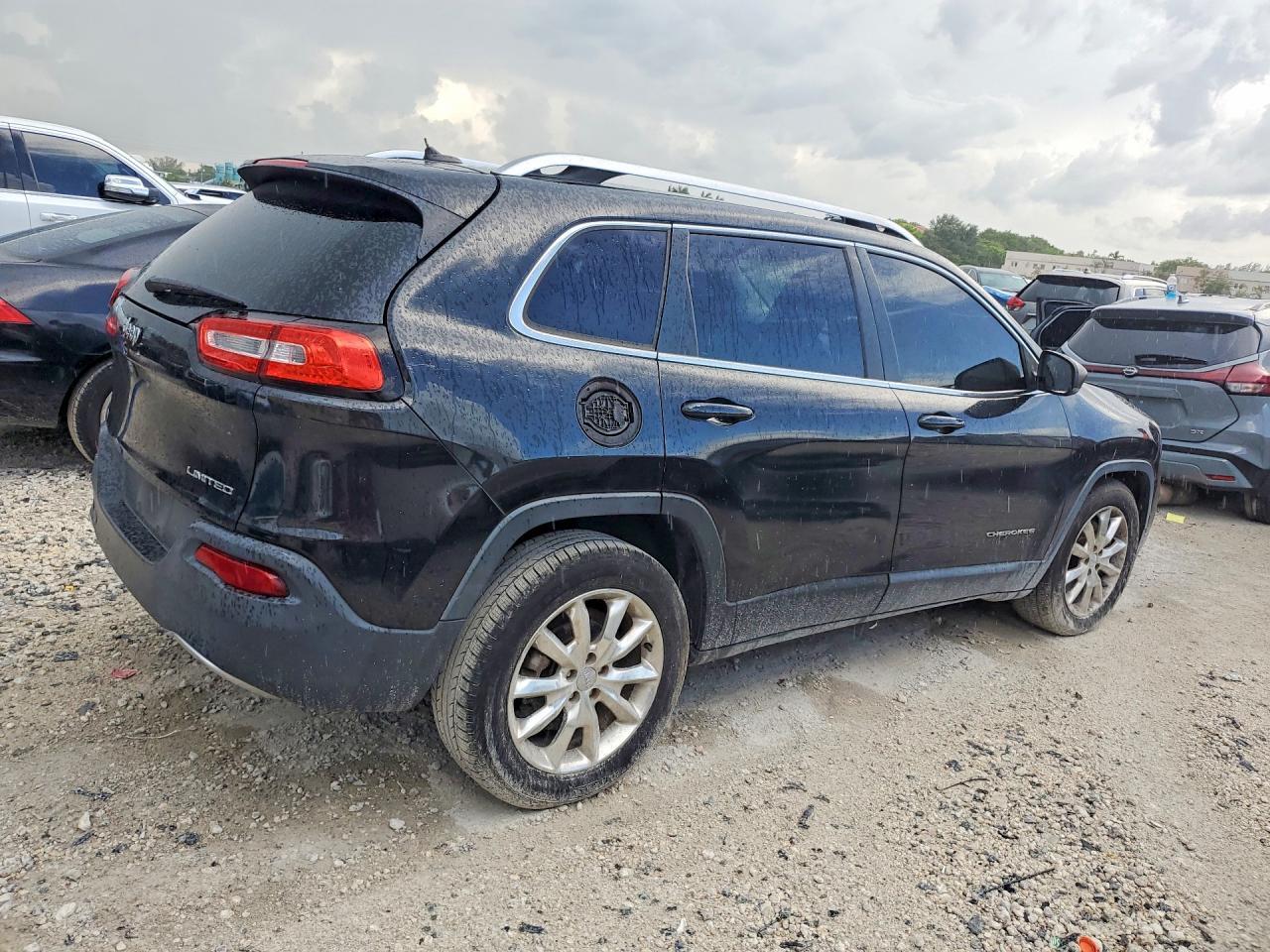 2015 Jeep Cherokee Latitude - Фото 3