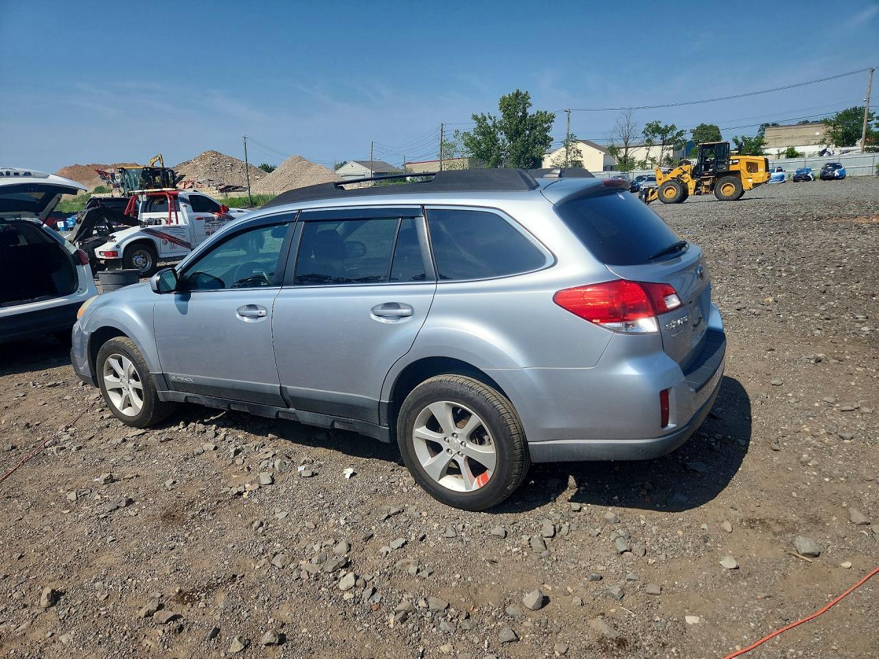 2013 Subaru Outback 2.5I Limited - Фото 2