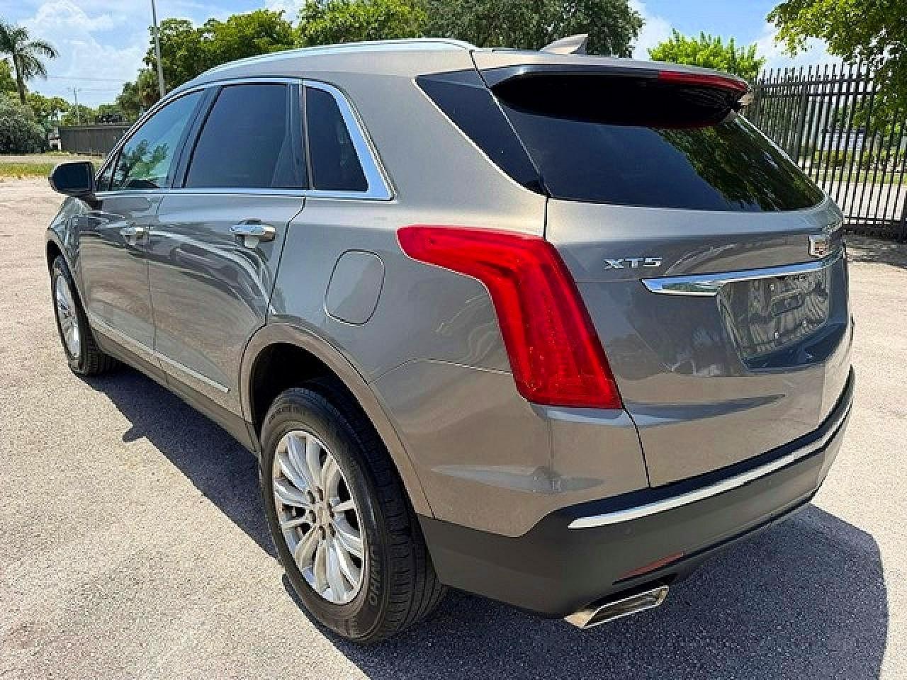 2017 Cadillac Xt5 - Фото 2