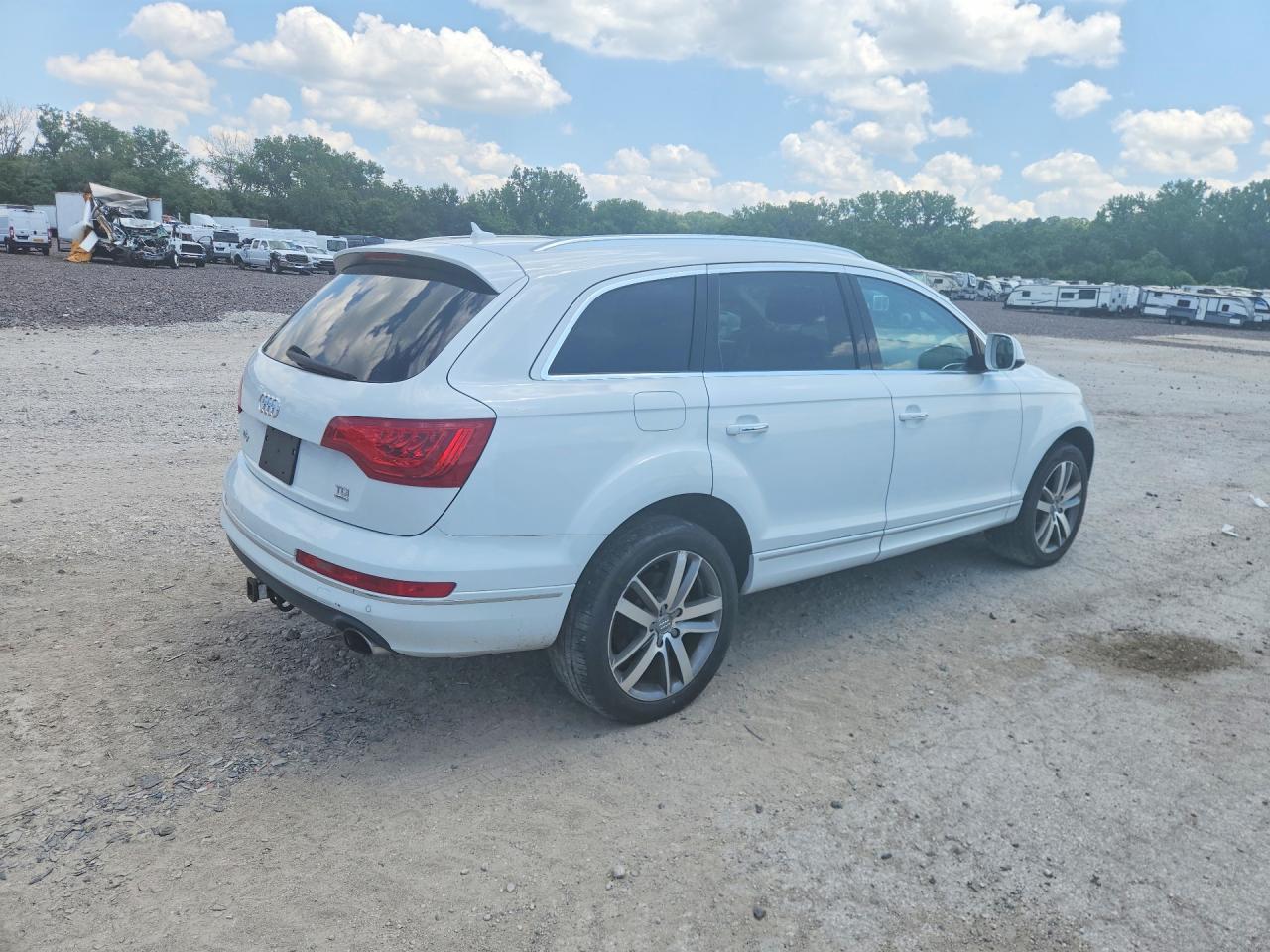 2013 Audi Q7 Premium Plus - Image 3