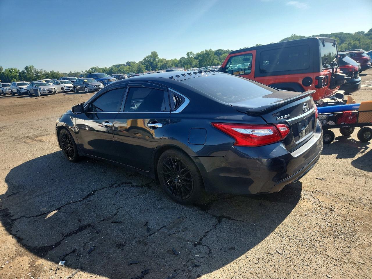 2017 Nissan Altima 2.5 Sl - Image 2