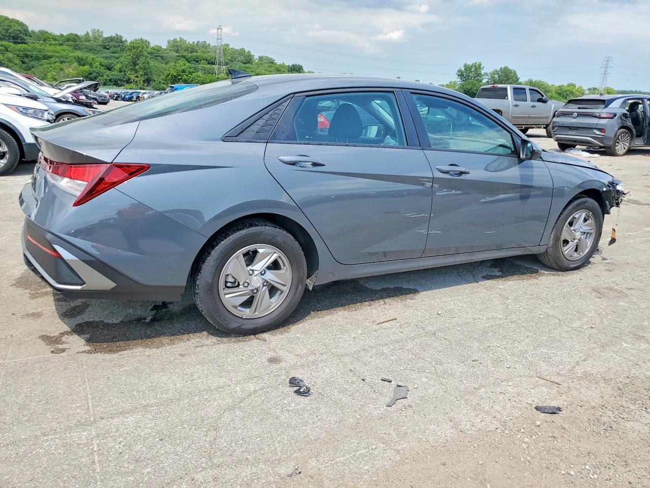 2025 Hyundai Elantra Se - Фото 3