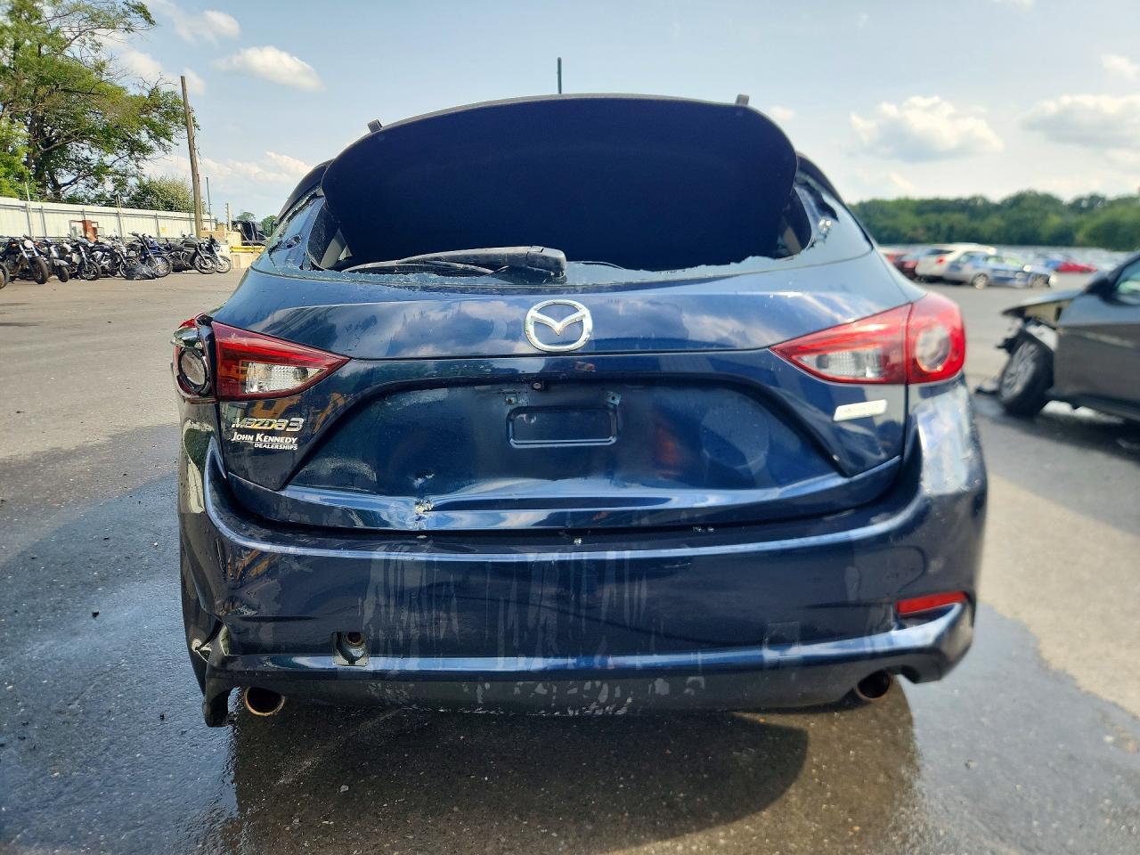 2017 Mazda 3 Touring - Image 6