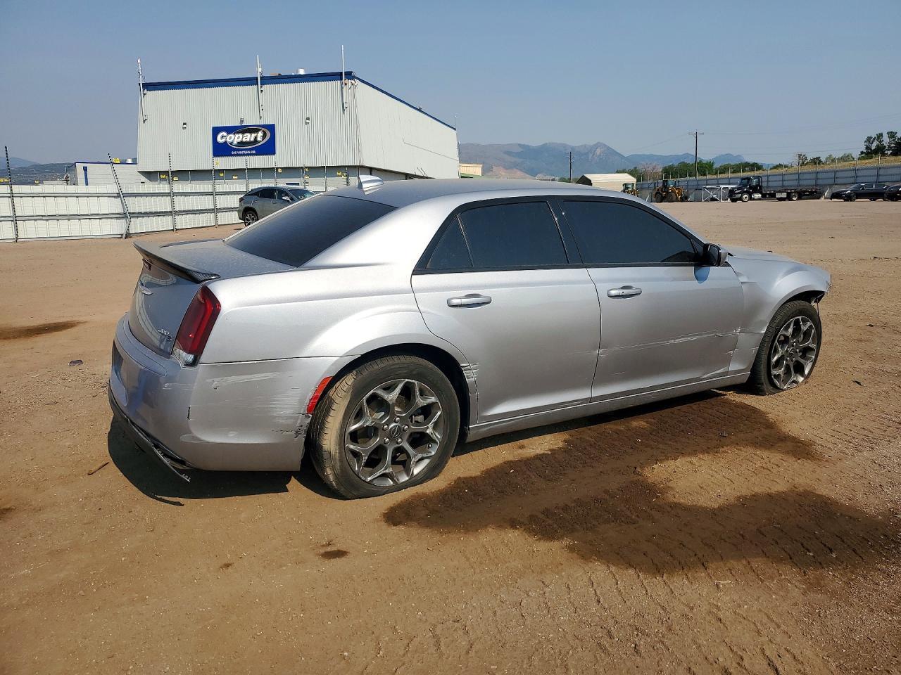 2016 Chrysler 300 S - Фото 3