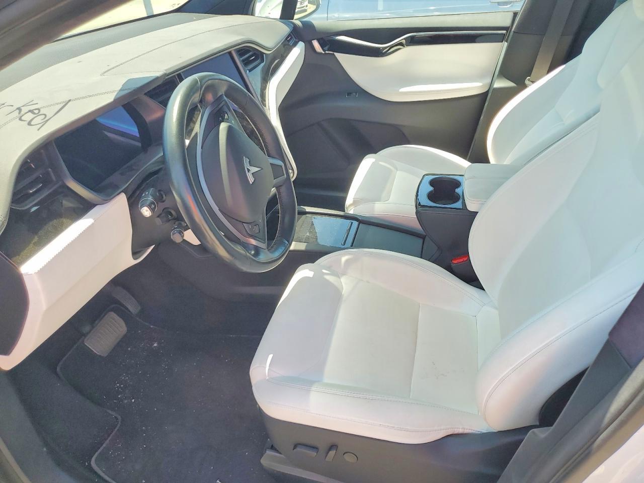 2020 Tesla Model X - Фото 7