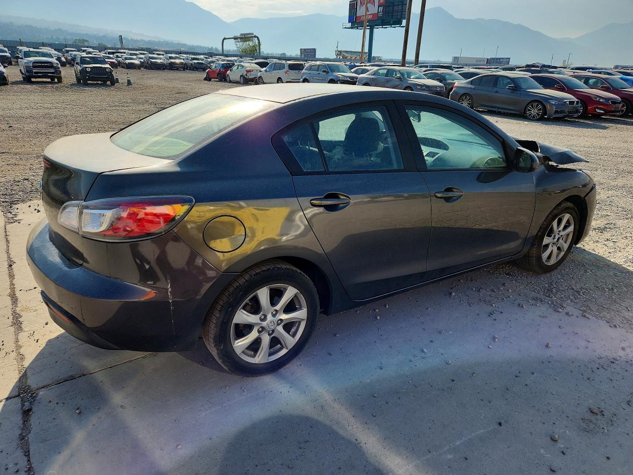2010 Mazda 3 I - Image 3