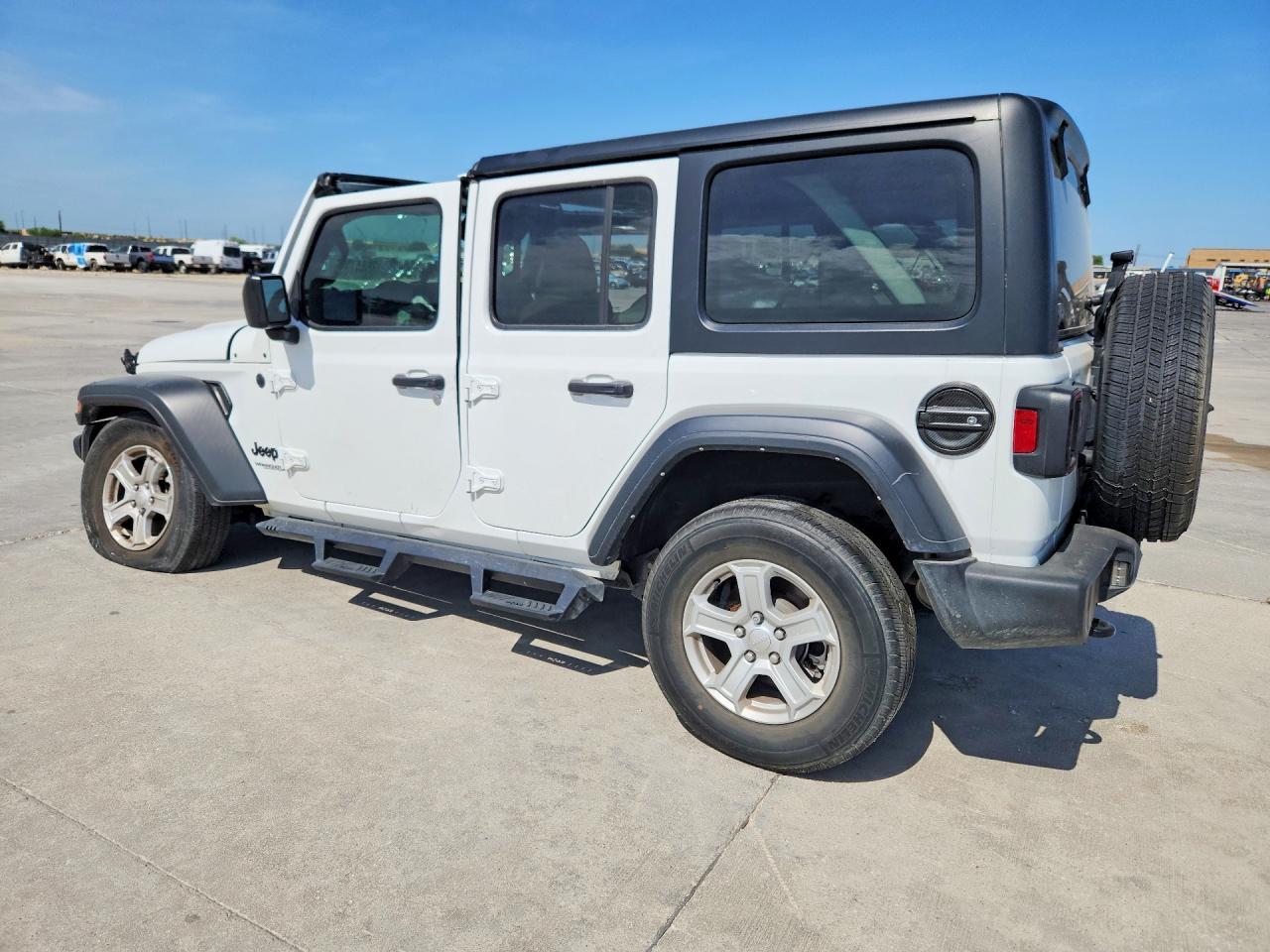 2022 Jeep Wrangler Unlimited Sport - Фото 2