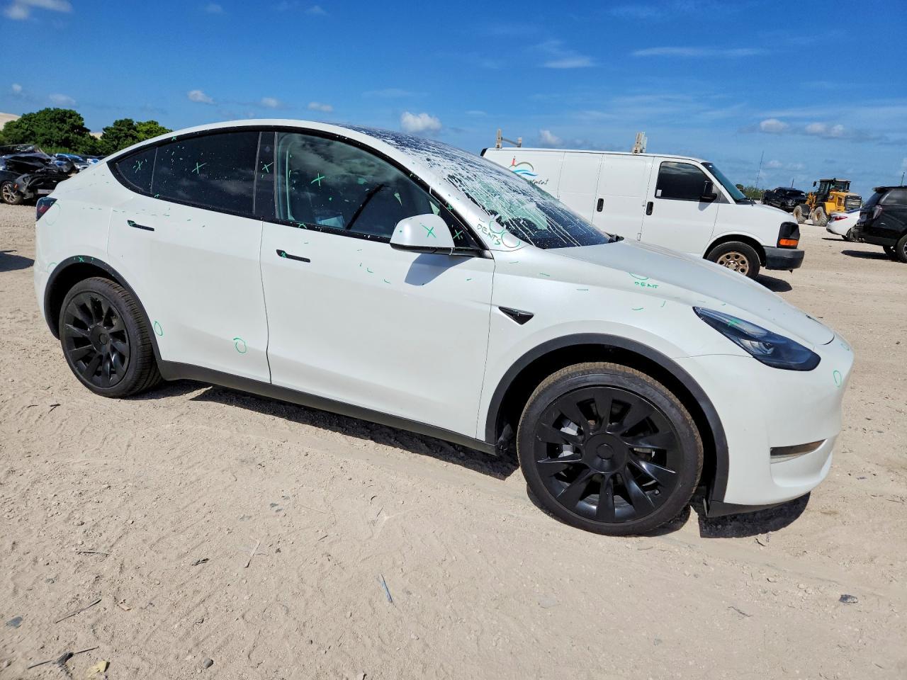 2023 Tesla Model Y - Фото 4