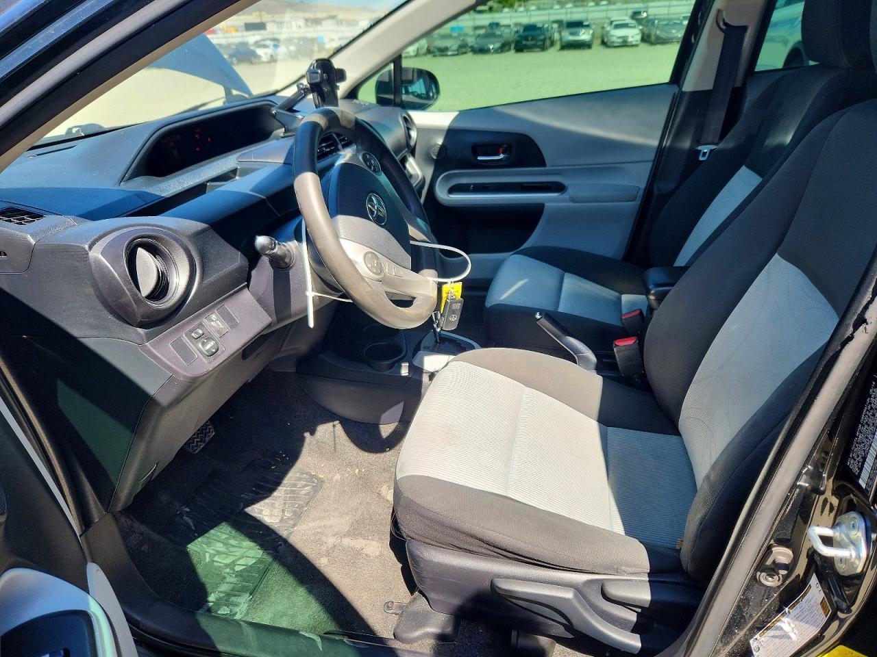 2014 Toyota Prius C Three - Фото 7