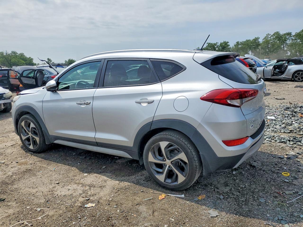 2017 Hyundai Tucson Sport - Image 2