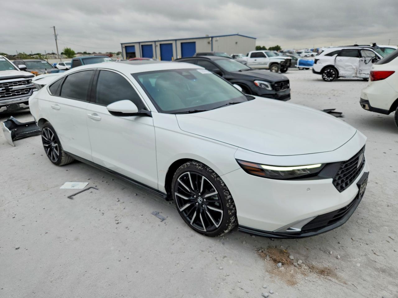 2024 Honda Accord Touring Hybrid - Image 4