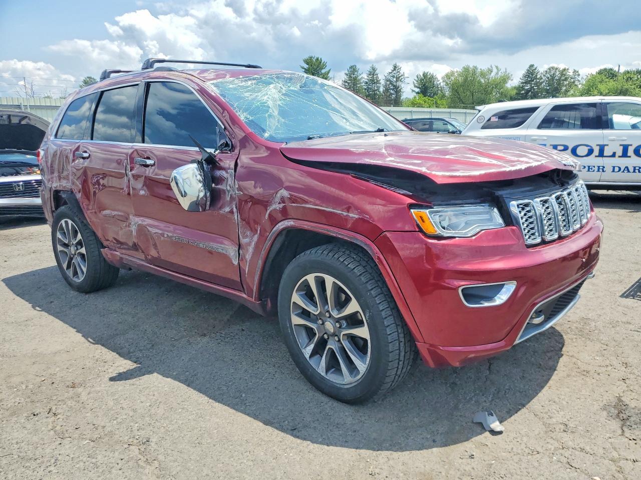 2017 Jeep Grand Cherokee Overland - Image 4